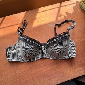 Victoria's Secret Black and White Striped Lace Bra